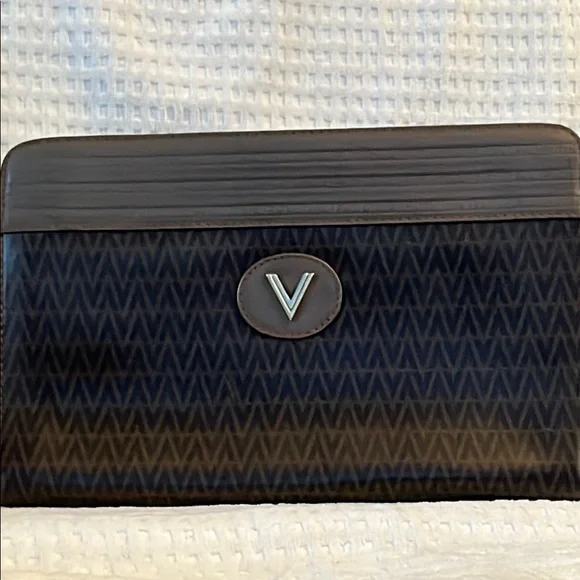 Mario Valentino Clutch